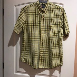 Men’s  short sleeve Chaps shirt.